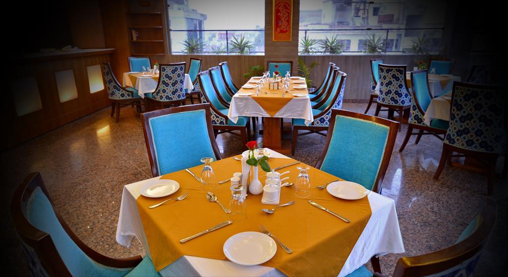 Hotel Seven Hills Tower Agra  Esterno foto